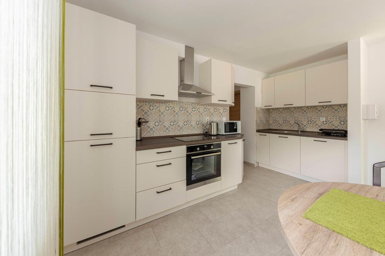 Hisa V Zelenem Apartment Bled
